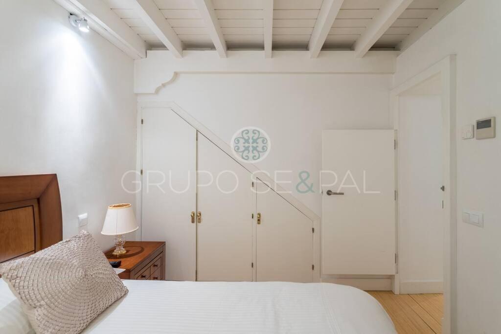Vakantiehuis Ad10 Full House Near Cathedral By Antonia Diaz Street